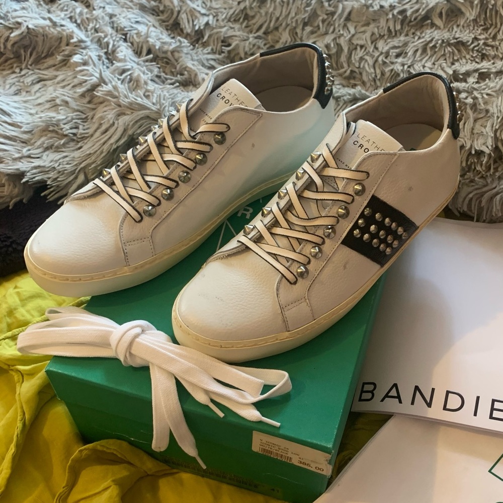 Leather Crown Iconic Stud Low Top Sneaker